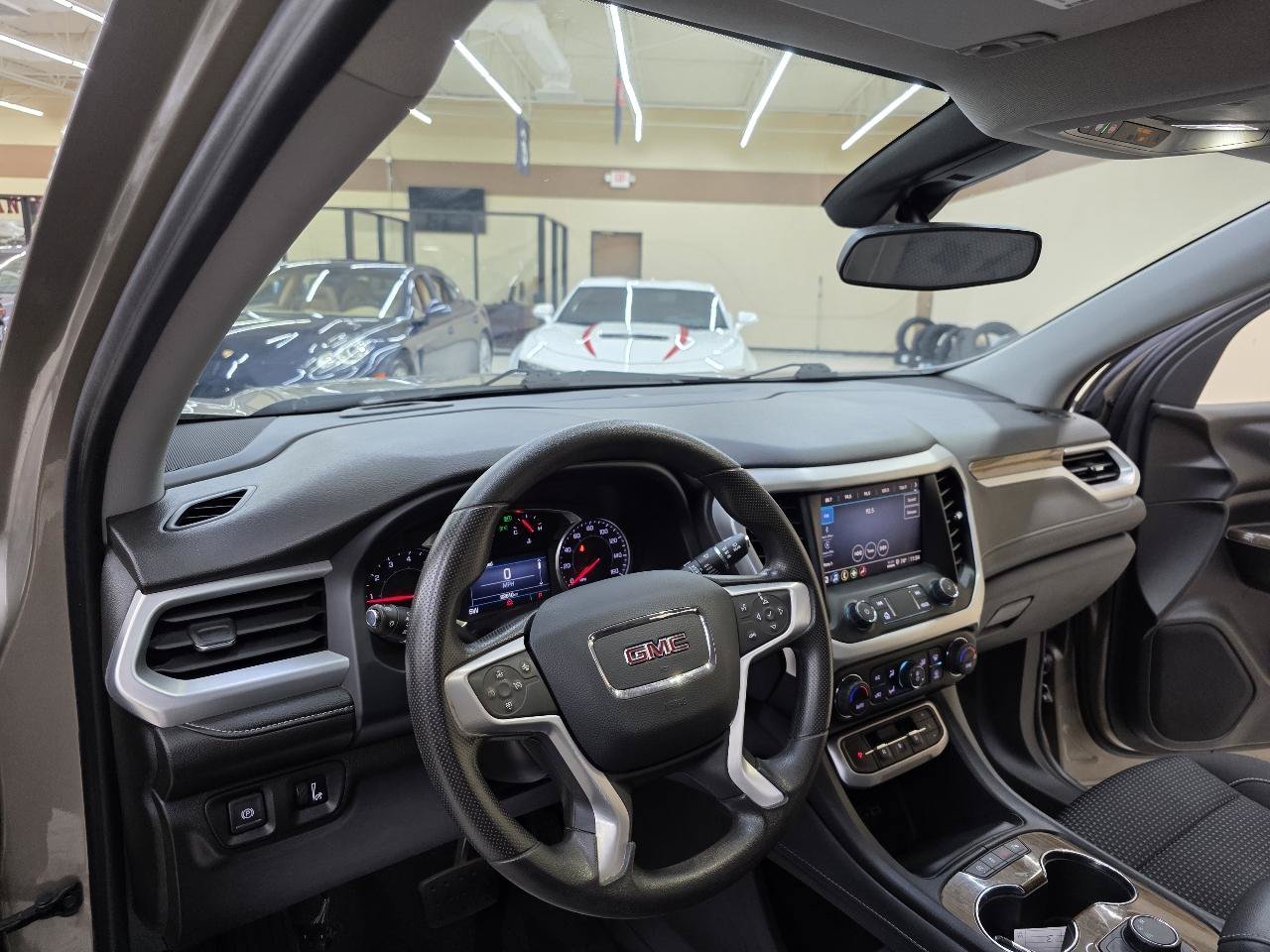 Used 2022 GMC Acadia SLE FWD image 19