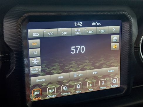 Used 2023 Jeep Wrangler Sahara image 19