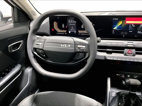 New 2025 Kia K4 LXS image 20