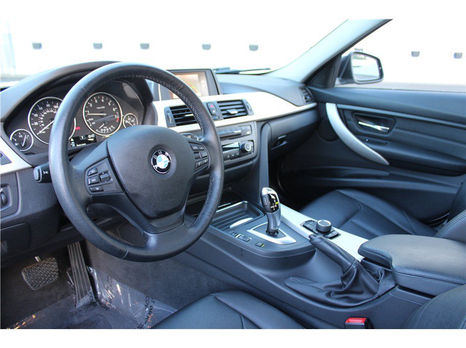 Used 2013 BMW 328i xDrive Sedan AWD/4WD image 9