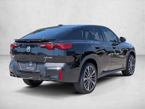 New 2026 BMW X2 xDrive28i AWD/4WD image 2