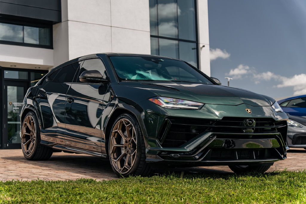 Used 2024 Lamborghini Urus Performante AWD/4WD image 7