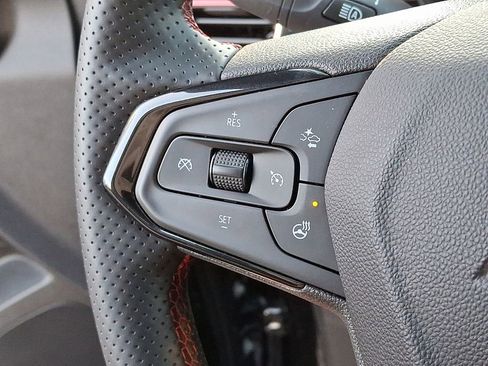 Used 2025 Chevrolet Trax RS w/ Driver Confidence Package image 20