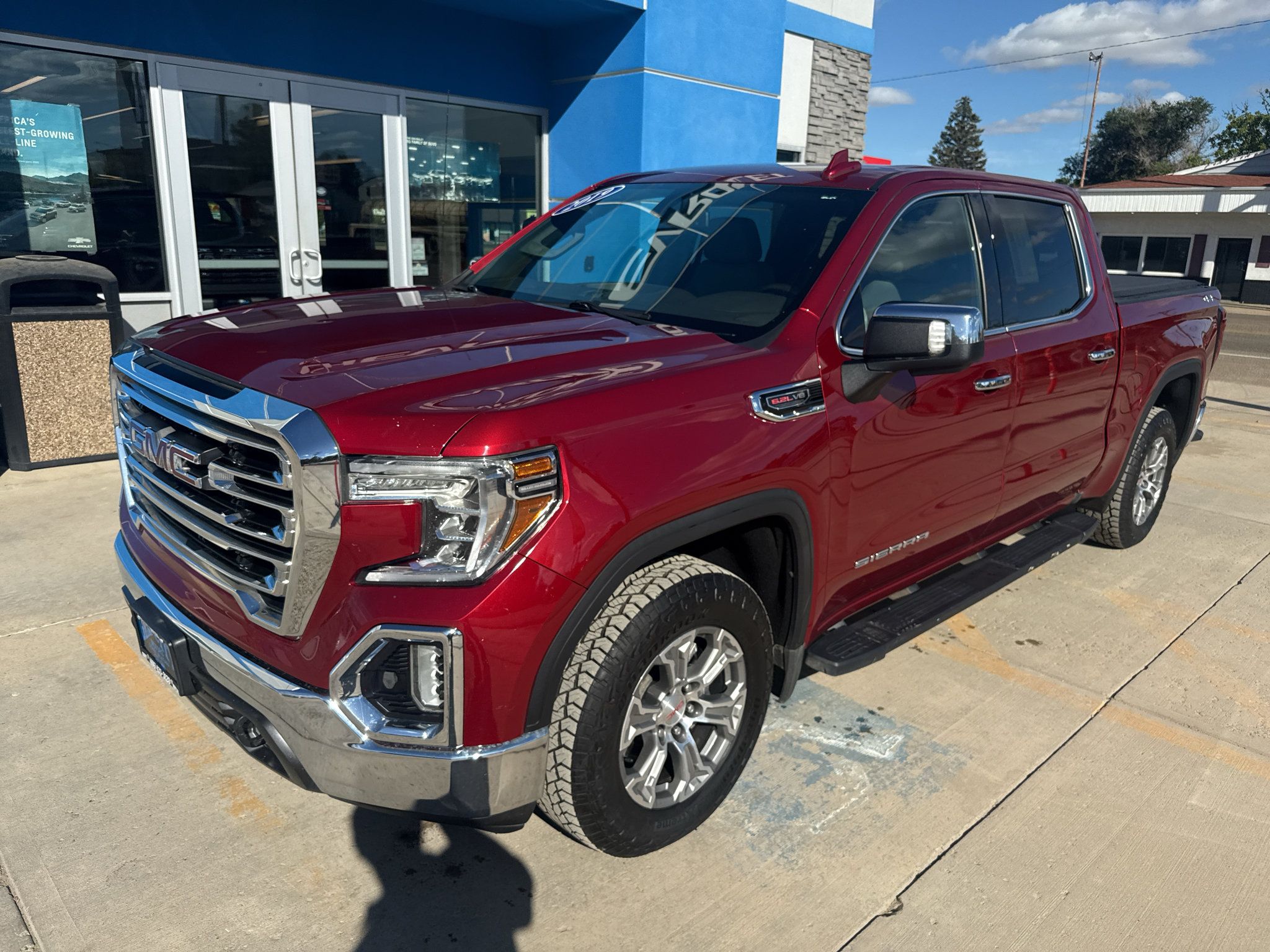 Used 2019 GMC Sierra 1500 SLT w/ SLT Convenience Package AWD/4WD image 2