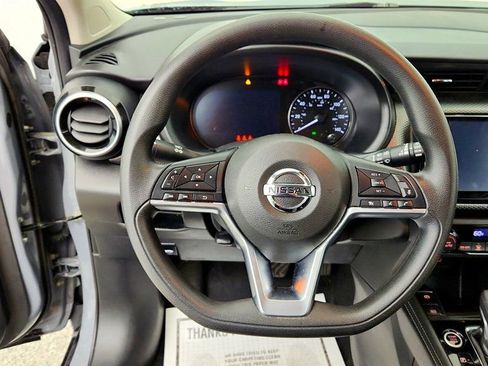 Used 2021 Nissan Kicks SV FWD image 13