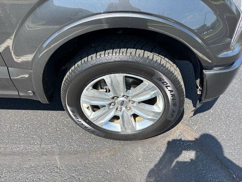 Used 2018 Ford F150 Platinum w/ Equipment Group 701A Luxury image 17