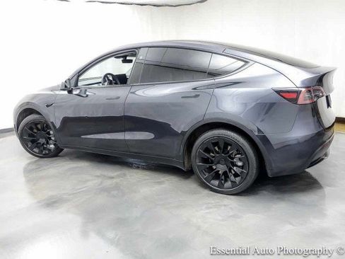 Used 2024 Tesla Model Y Long Range AWD/4WD image 8