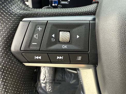 Used 2024 Mitsubishi Outlander Ralliart image 27