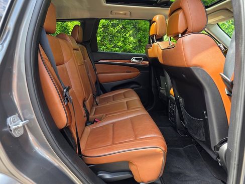 Used 2013 Jeep Grand Cherokee Overland AWD/4WD image 33