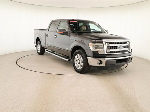 Used 2014 Ford F150 XLT w/ Equipment Group 302A Luxury image 10