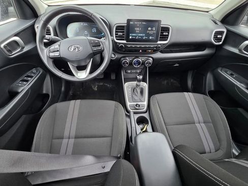 Used 2025 Hyundai Venue SEL FWD image 7