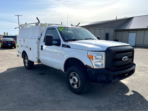Used 2011 Ford F250 XL w/ Skid Plate Pkg image 7