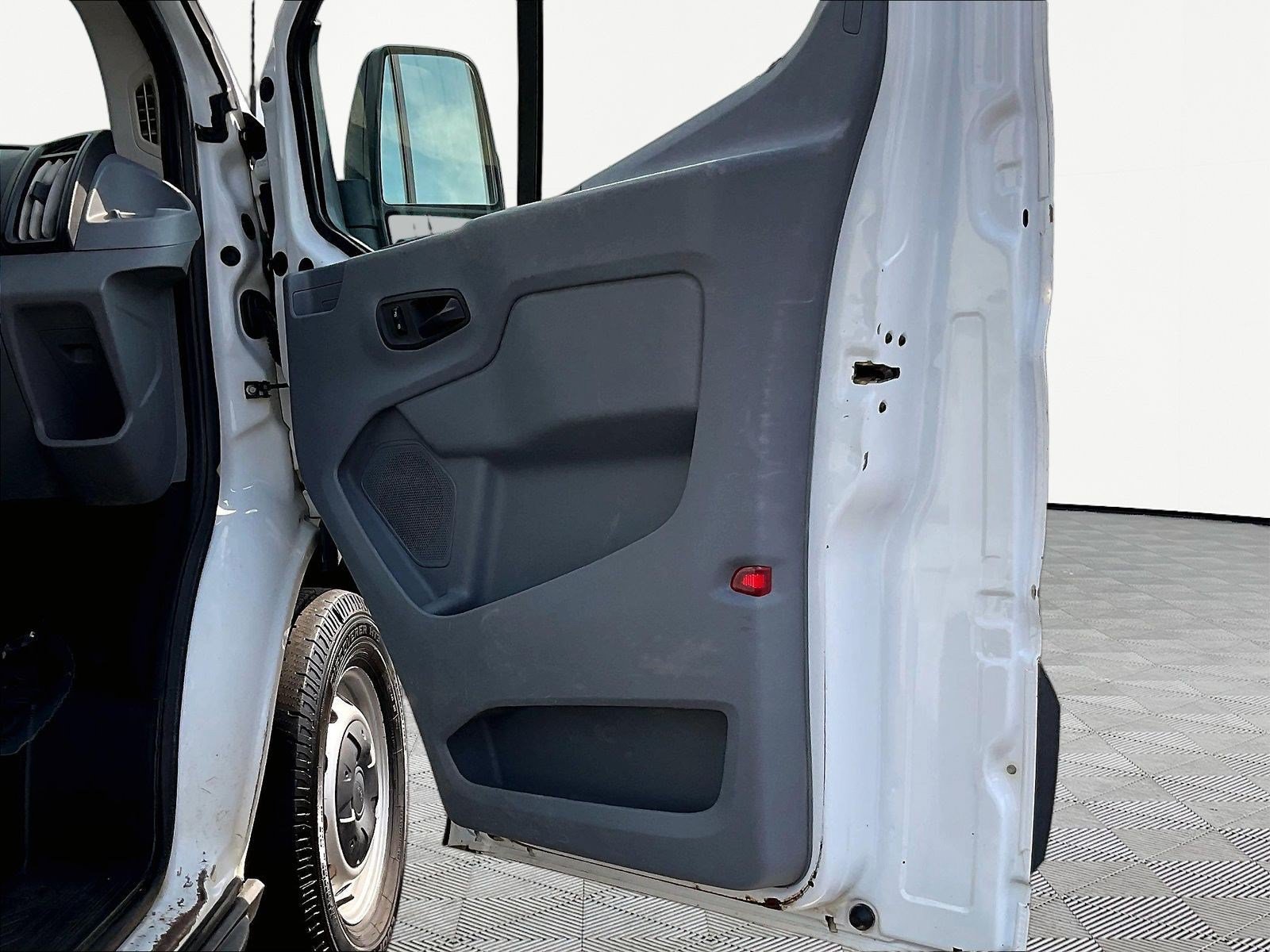 Used 2018 Ford Transit 350 XL RWD image 25