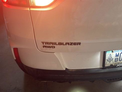 Used 2023 Chevrolet TrailBlazer RS w/ Sun and Liftgate Package AWD/4WD image 5