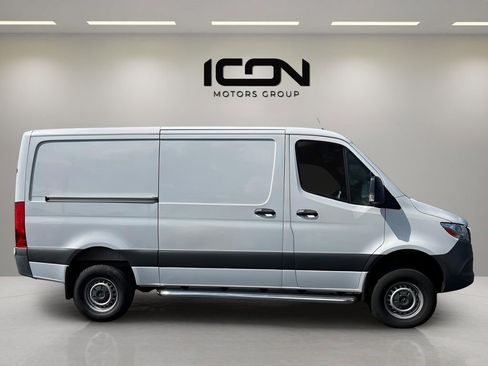 Used 2022 Mercedes-Benz Sprinter 144 Cargo image 4
