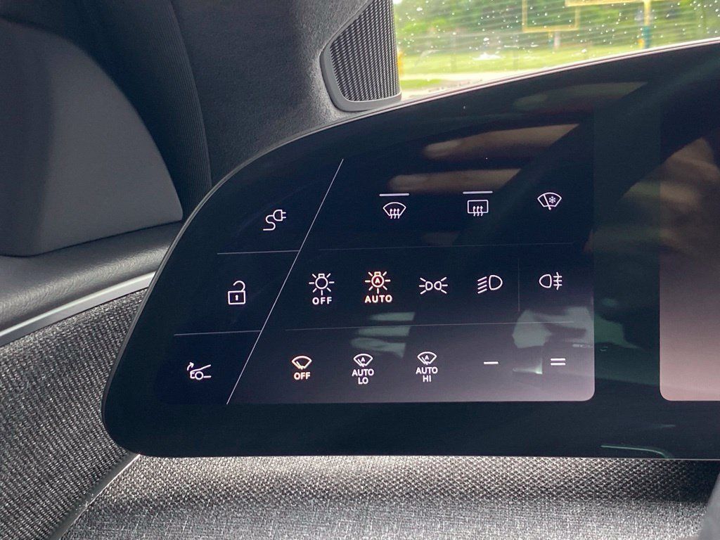 Used 2024 Lucid Air Pure RWD image 23