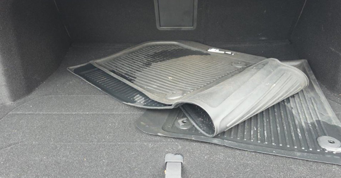 Used 2025 Lucid Air Pure RWD image 7