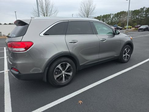 Used 2016 Kia Sorento EX w/ EX Touring Package image 8