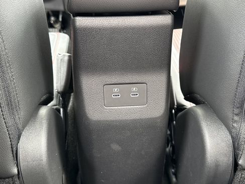 New 2026 Nissan Kicks SR FWD image 17
