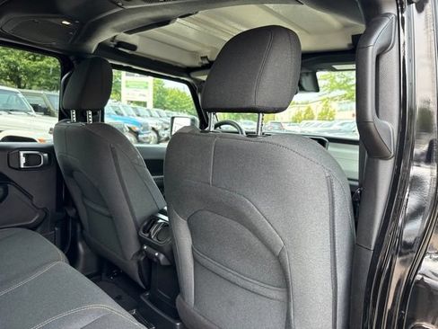 Used 2024 Jeep Wrangler Unlimited w/ Convenience Group AWD/4WD image 22