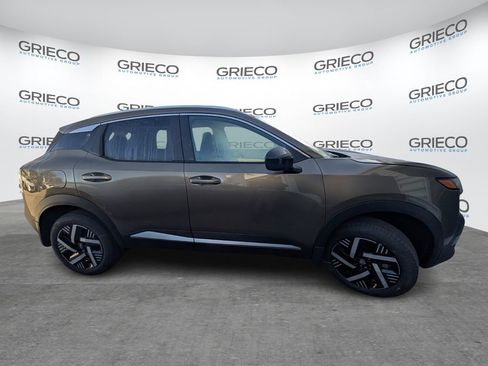 New 2026 Nissan Kicks SV w/ SV Premium Package FWD image 8