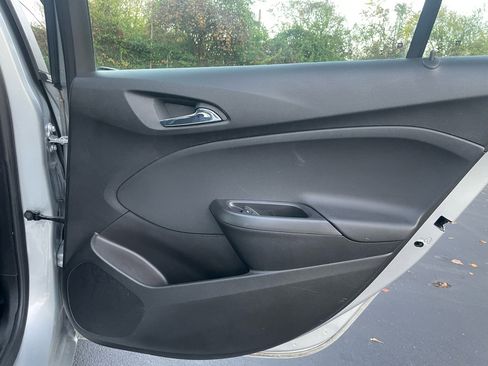 Used 2017 Chevrolet Cruze LS image 19