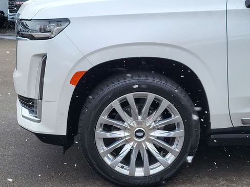 Certified 2024 Cadillac Escalade Premium Luxury w/ Performance Package image 9