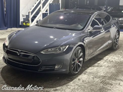 Used 2016 Tesla Model S P90D image 3