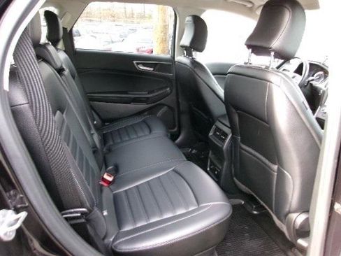 Certified 2023 Ford Edge SEL w/ Convenience Package image 4