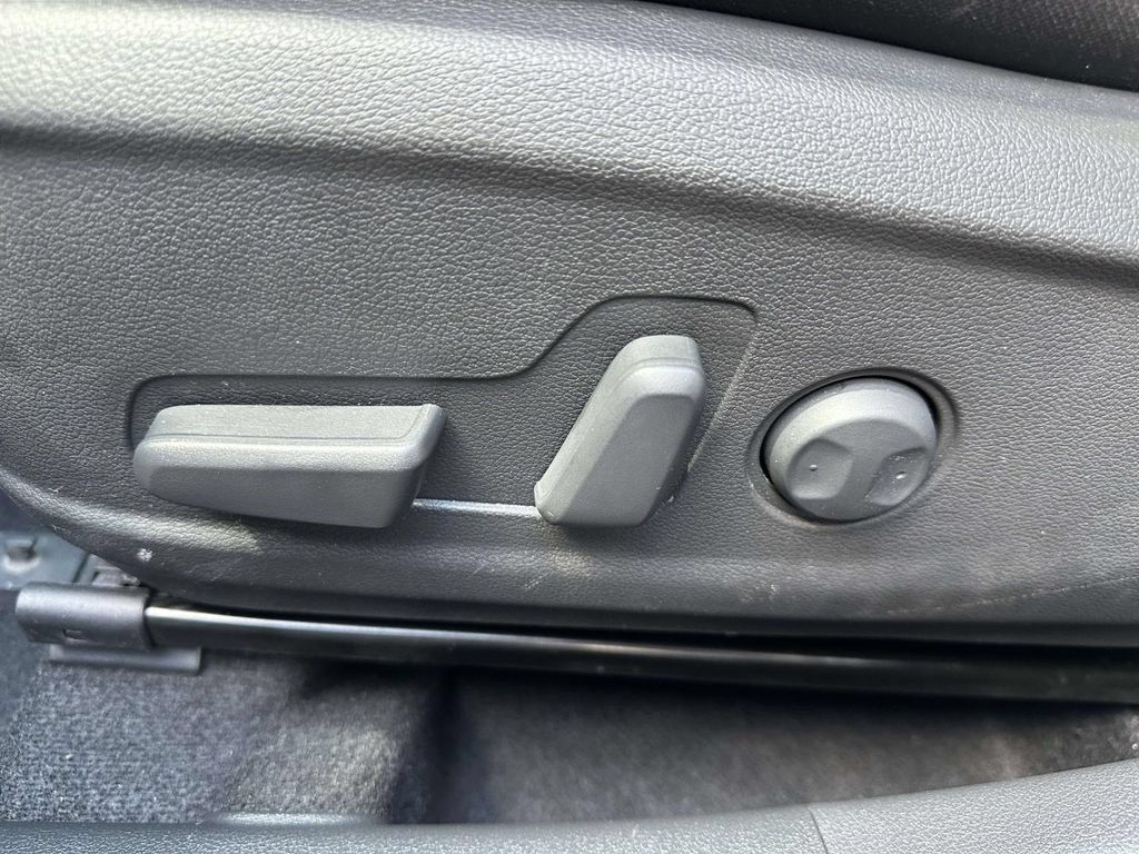 Certified 2023 Hyundai Kona SEL AWD/4WD image 15