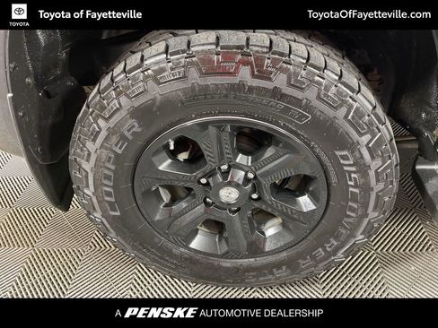 Used 2017 Toyota 4Runner SR5 image 10