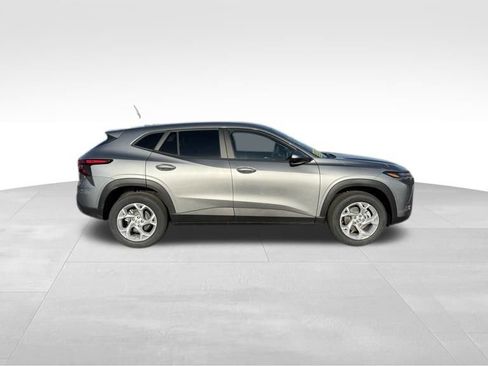 New 2026 Chevrolet Trax LS w/ LS Convenience Package image 2