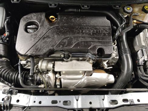 Used 2018 Chevrolet Cruze LT image 30