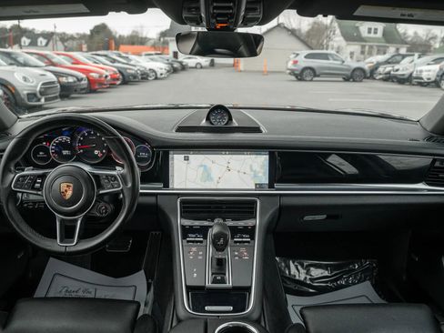Used 2018 Porsche Panamera 4S image 15