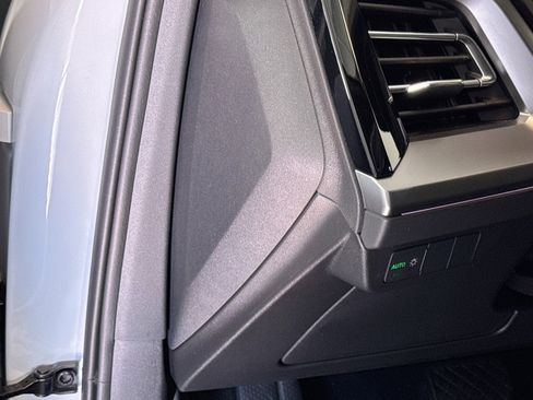 Used 2024 Audi Q4 e-tron Premium Plus image 10