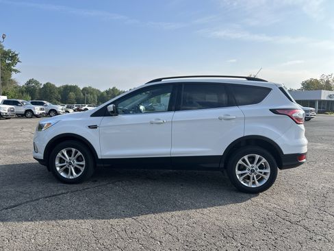Used 2018 Ford Escape SE w/ SE Sync 3 Package AWD/4WD image 7