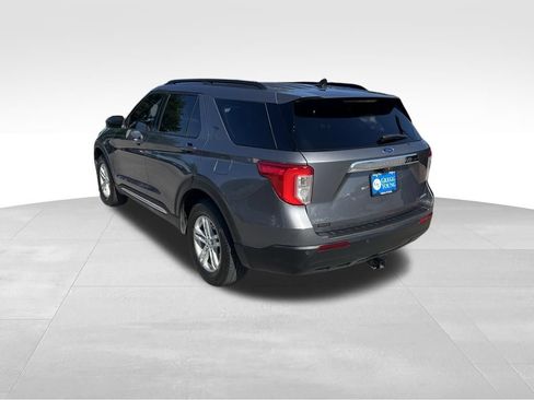 Used 2021 Ford Explorer XLT AWD/4WD image 4