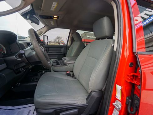 Used 2015 RAM 2500 Tradesman w/ Chrome Appearance Group image 19