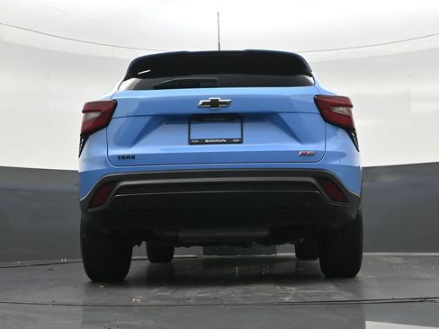 Used 2024 Chevrolet Trax RS FWD image 23