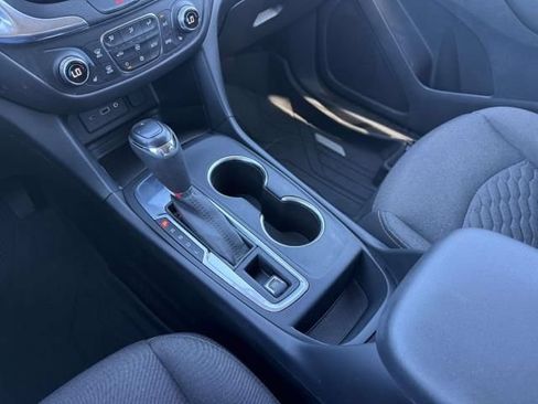 Used 2021 Chevrolet Equinox LT FWD image 28