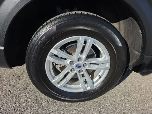 Used 2023 Ford Explorer XLT w/ Equipment Group 202A image 12