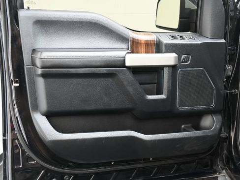 Used 2016 Ford F150 Lariat w/ Equipment Group 502A Luxury AWD/4WD image 18