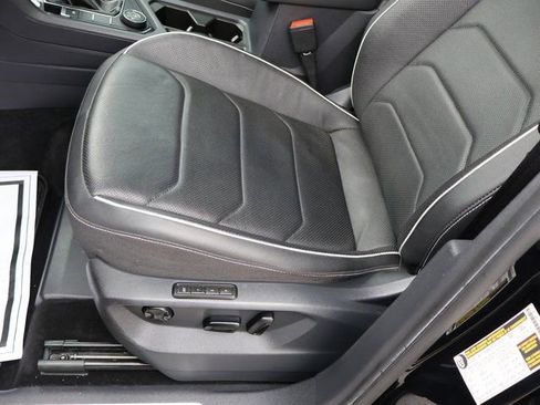 Used 2023 Volkswagen Tiguan SEL R-Line image 39