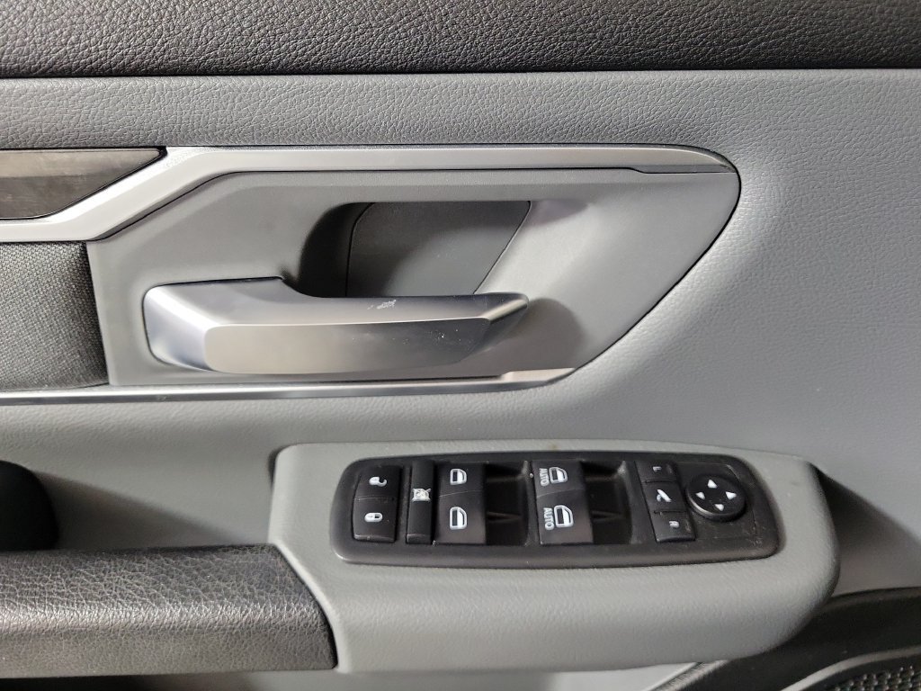 Used 2020 RAM 1500 Big Horn RWD image 16