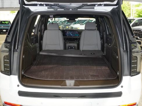 Used 2025 Chevrolet Tahoe LT w/ Comfort Package image 33