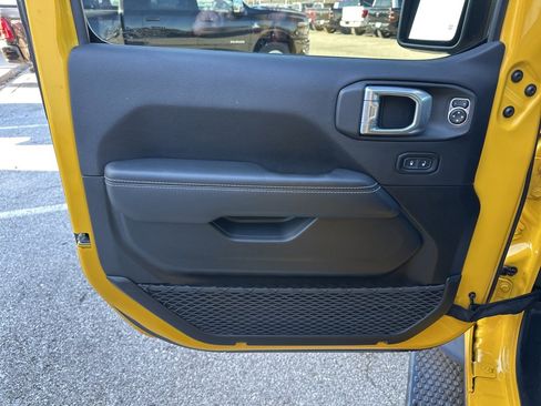 Used 2021 Jeep Wrangler Unlimited Sahara image 60