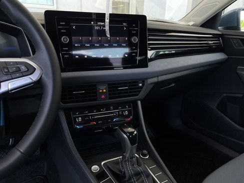 New 2025 Volkswagen Jetta SE image 21