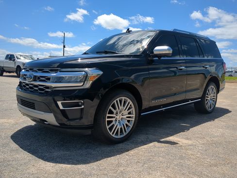 Certified 2023 Ford Expedition Platinum AWD/4WD image 6