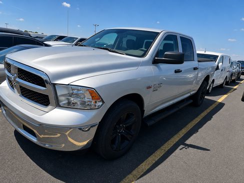 Used 2019 RAM 1500 ST w/ SXT Appearance Group AWD/4WD image 1