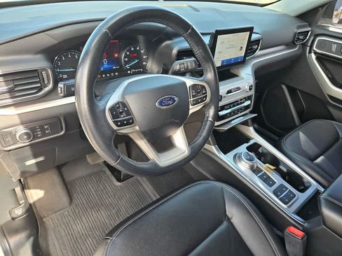 Used 2020 Ford Explorer XLT w/ Equipment Group 202A RWD image 11